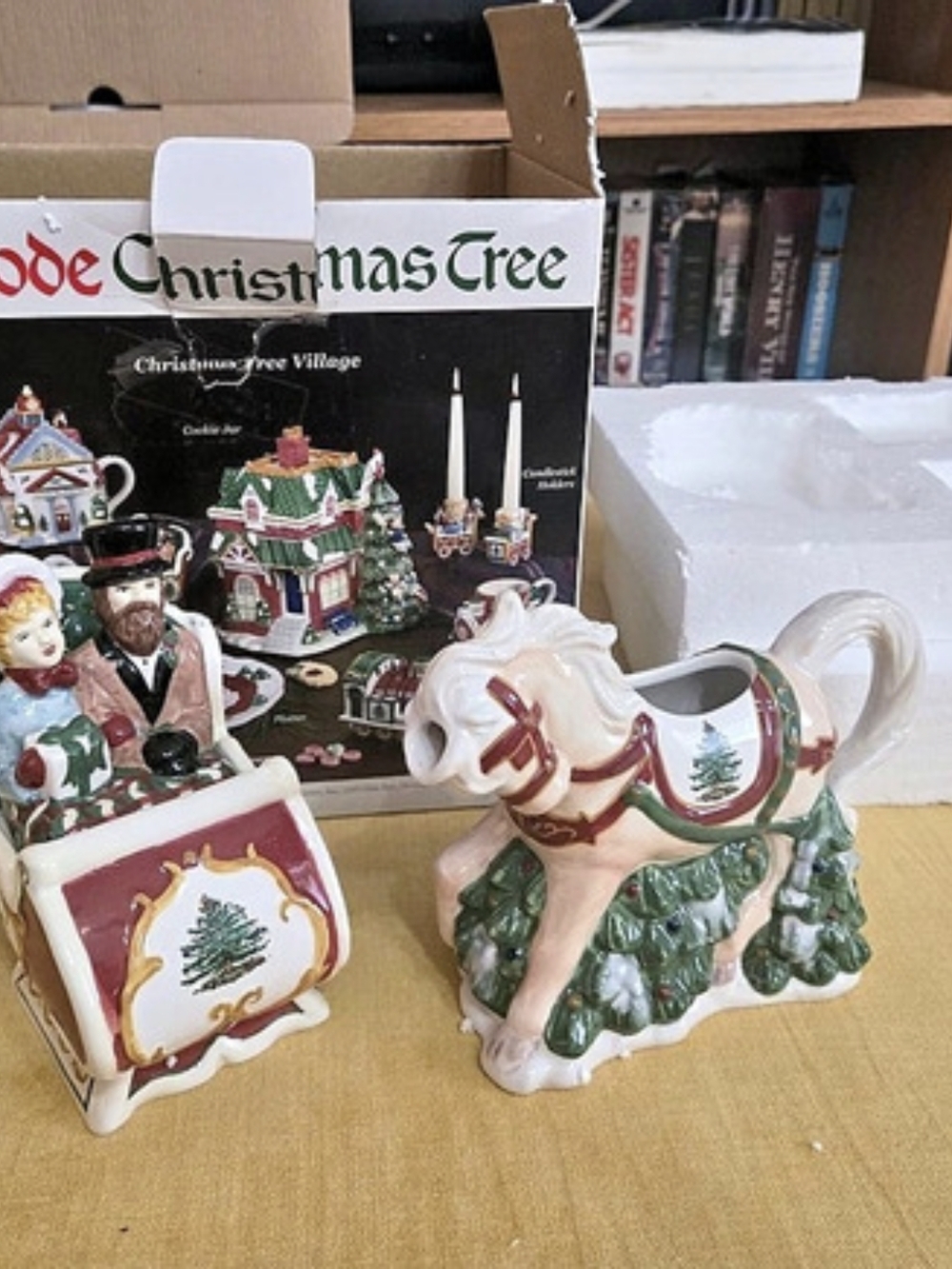 Spode Christmas Tree Village Horse Drawn Sleigh Sugar and Creamer Set